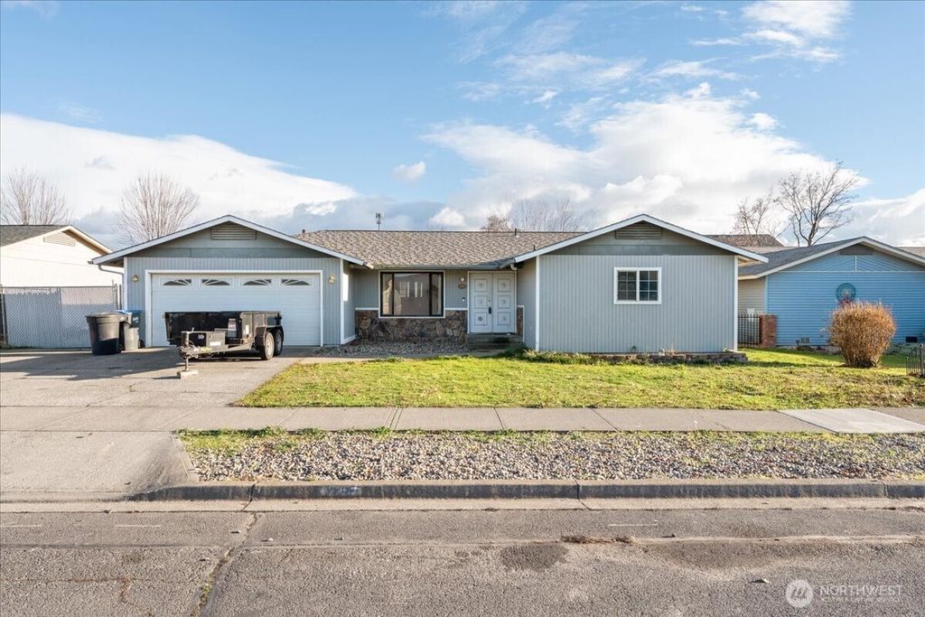 Photo of 225 Bandra Drive, Walla Walla, WA 99362 (MLS # 2459971)