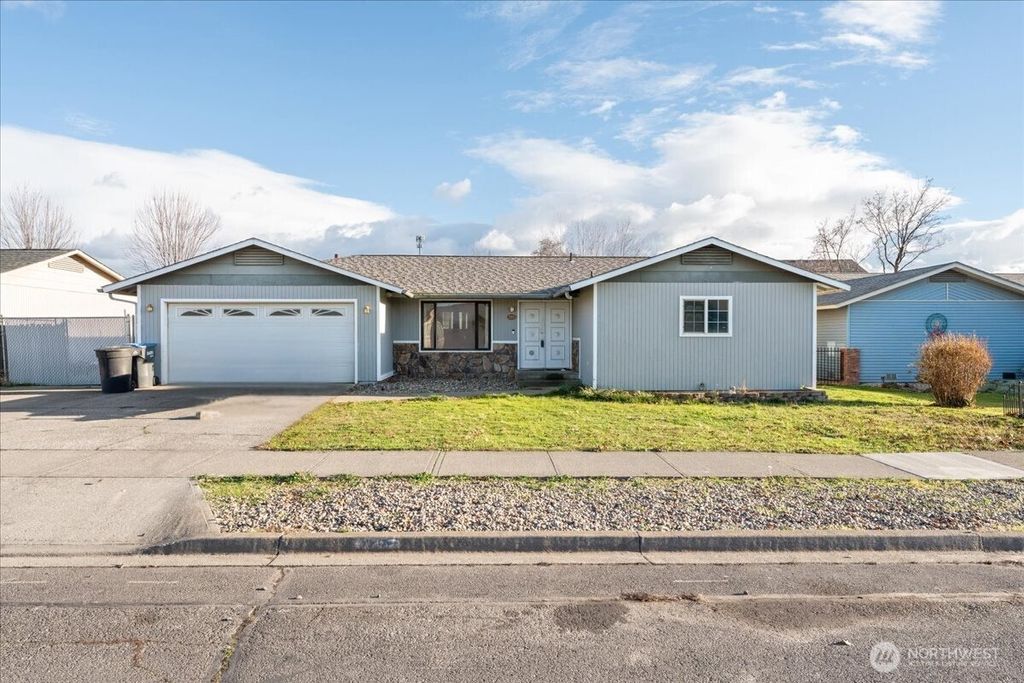 Photo of 225 Bandra Drive, Walla Walla, WA 99362 (MLS # 2459971)