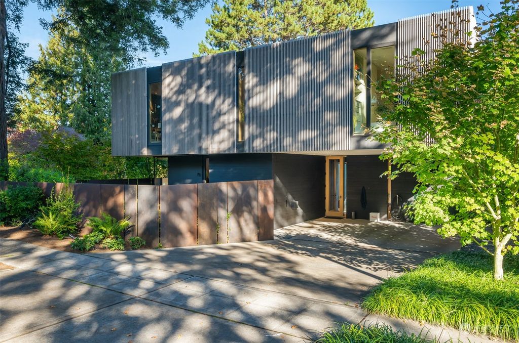 Photo of 3909 E Howell Street, Seattle, WA 98122 (MLS # 2195114)