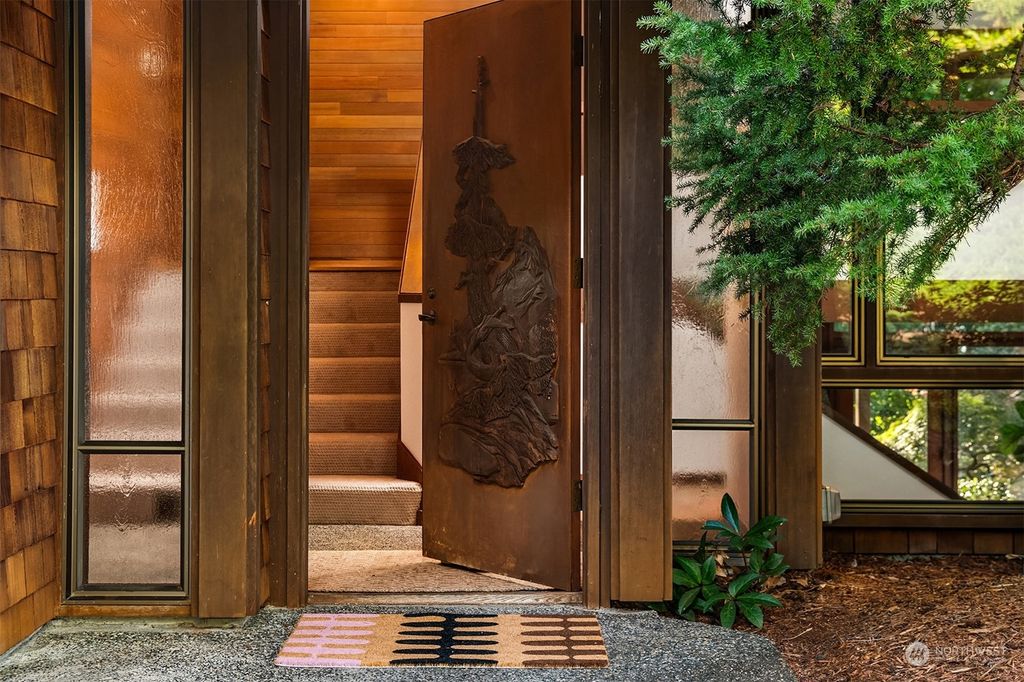 Photo of 1115 NW Elford Drive, Seattle, WA 98177 (MLS # 2289508)