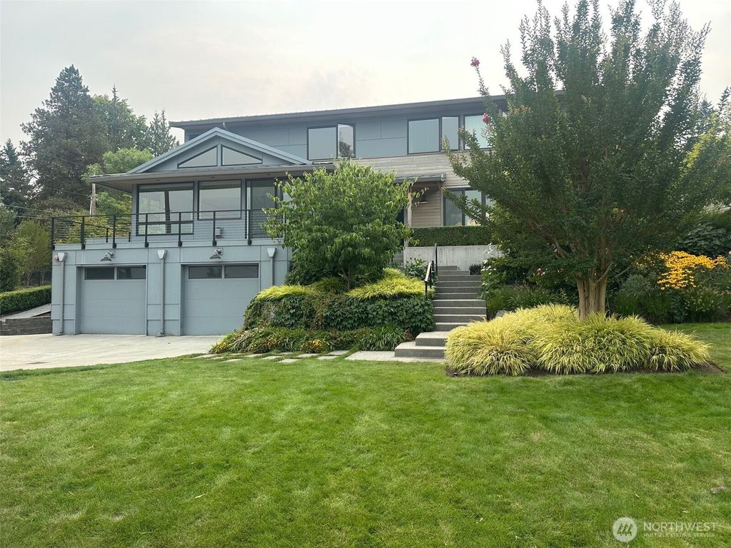 Photo of 7225 SE 27th Street, Mercer Island, WA 98040 (MLS # 2430488)