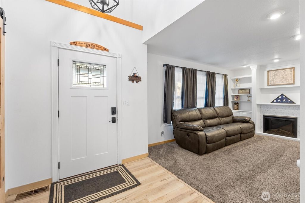 Photo of 508 Caldwell Road, Castle Rock, WA 98611 (MLS # 2442619)