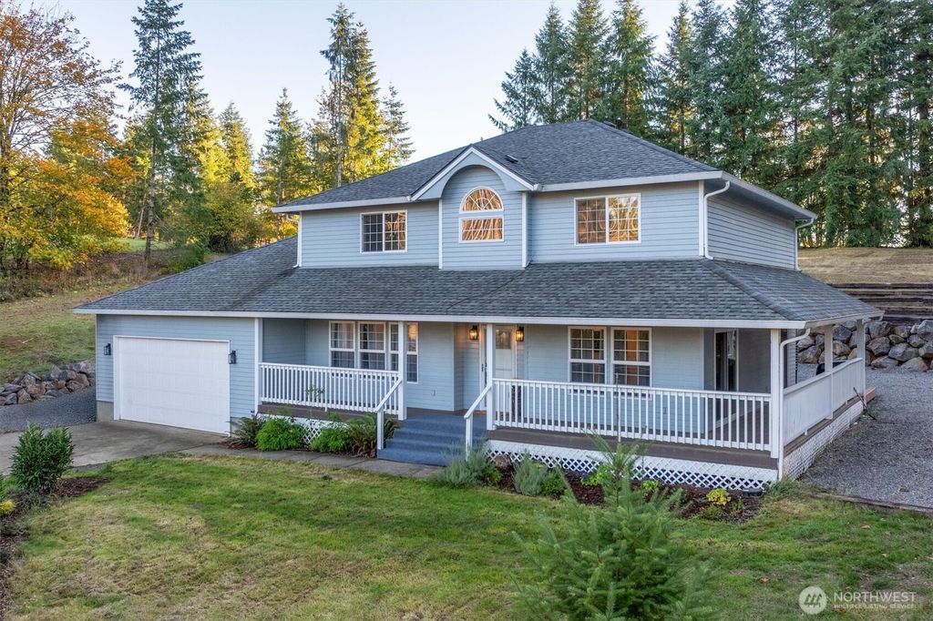 Photo of 508 Caldwell Road, Castle Rock, WA 98611 (MLS # 2442619)