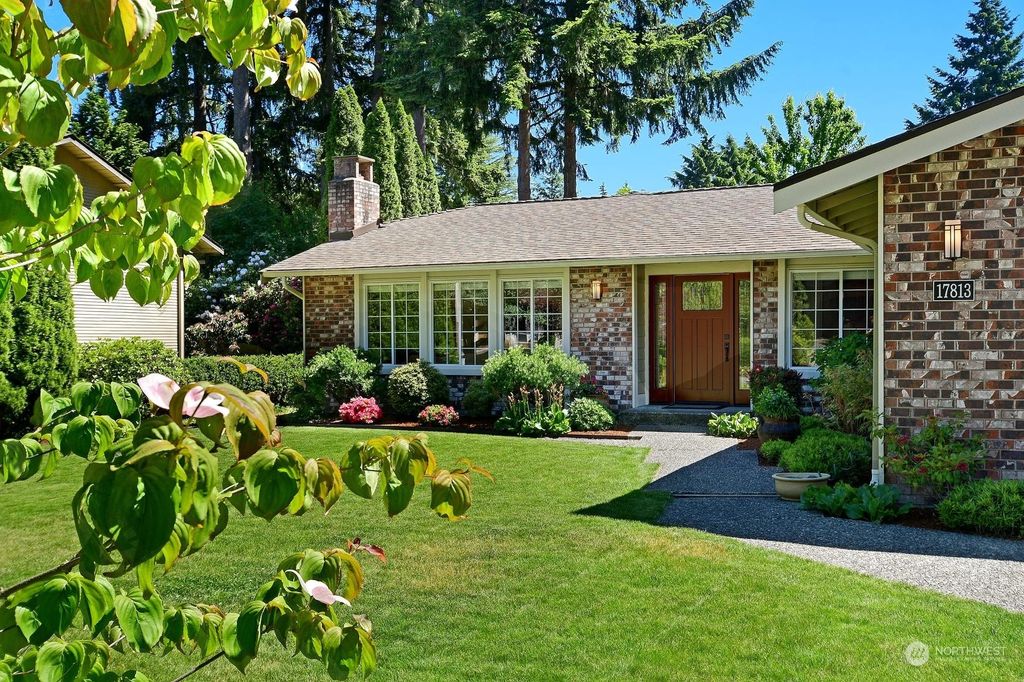 Photo of 17813 NE 26th Street, Redmond, WA 98052 (MLS # 2077833)