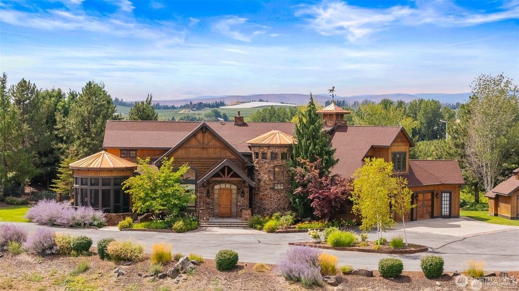 Photo of 721 Selah Ridge Drive, Selah, WA 98942 (MLS # 2488601)