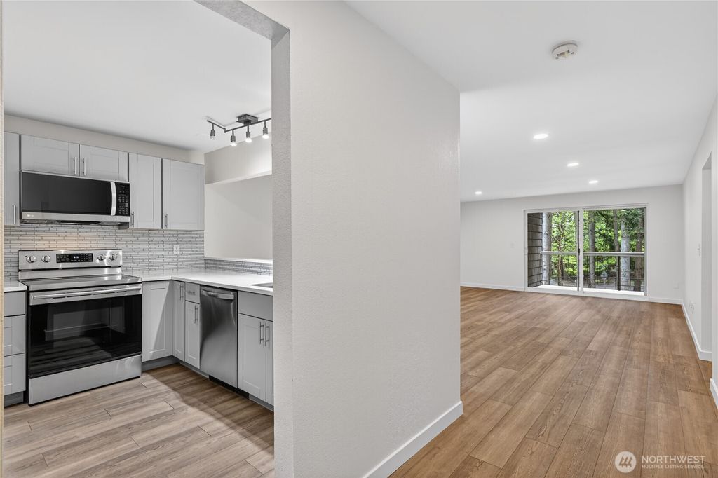 Photo of 13680 NE 69th Street #644, Redmond, WA 98052 (MLS # 2527439)