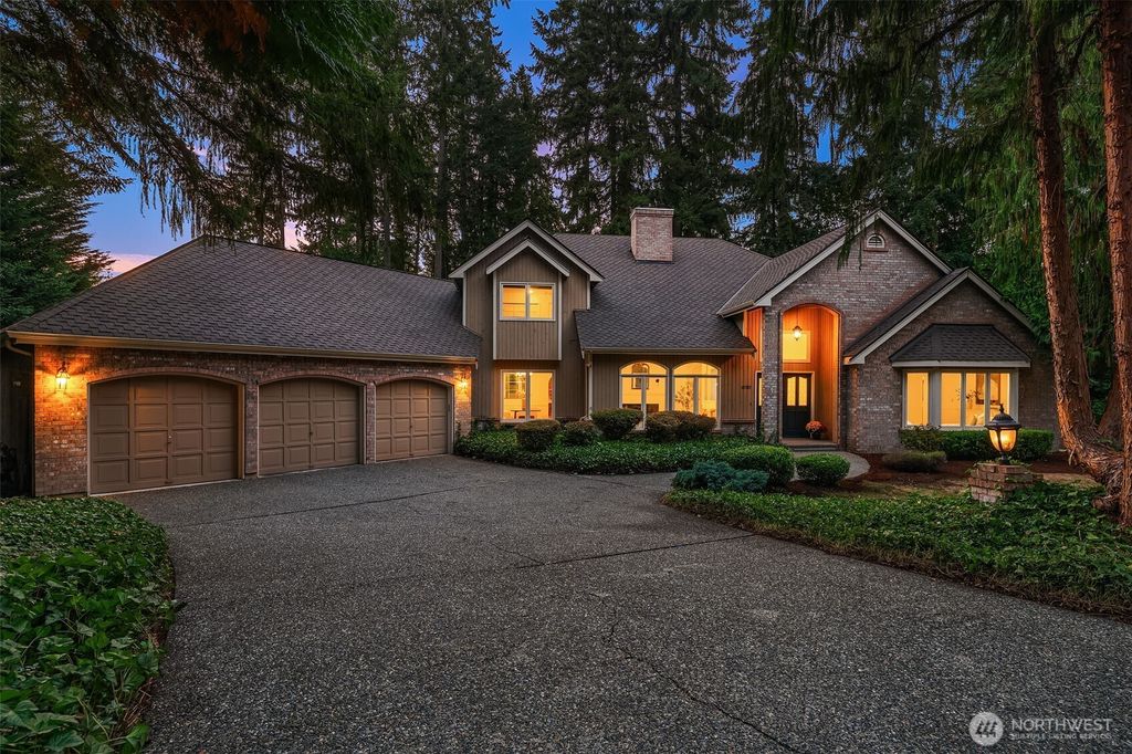 Photo of 16707 NE 124th Street, Redmond, WA 98052 (MLS # 2429188)