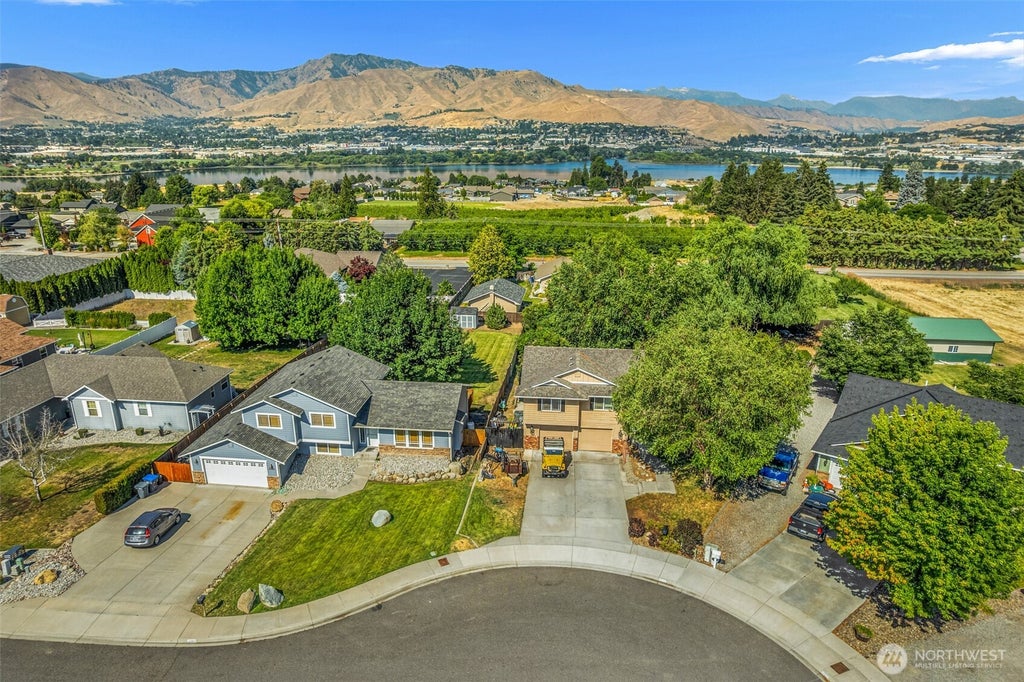 Photo of 2970 Cascade Ridge RDG, East Wenatchee, WA 98802 (MLS # 2549351)