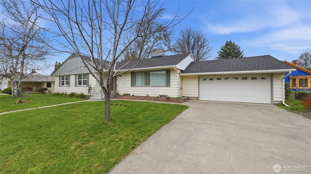 Photo of 300 W Fifth Street, Waitsburg, WA 99361 (MLS # 2501661)