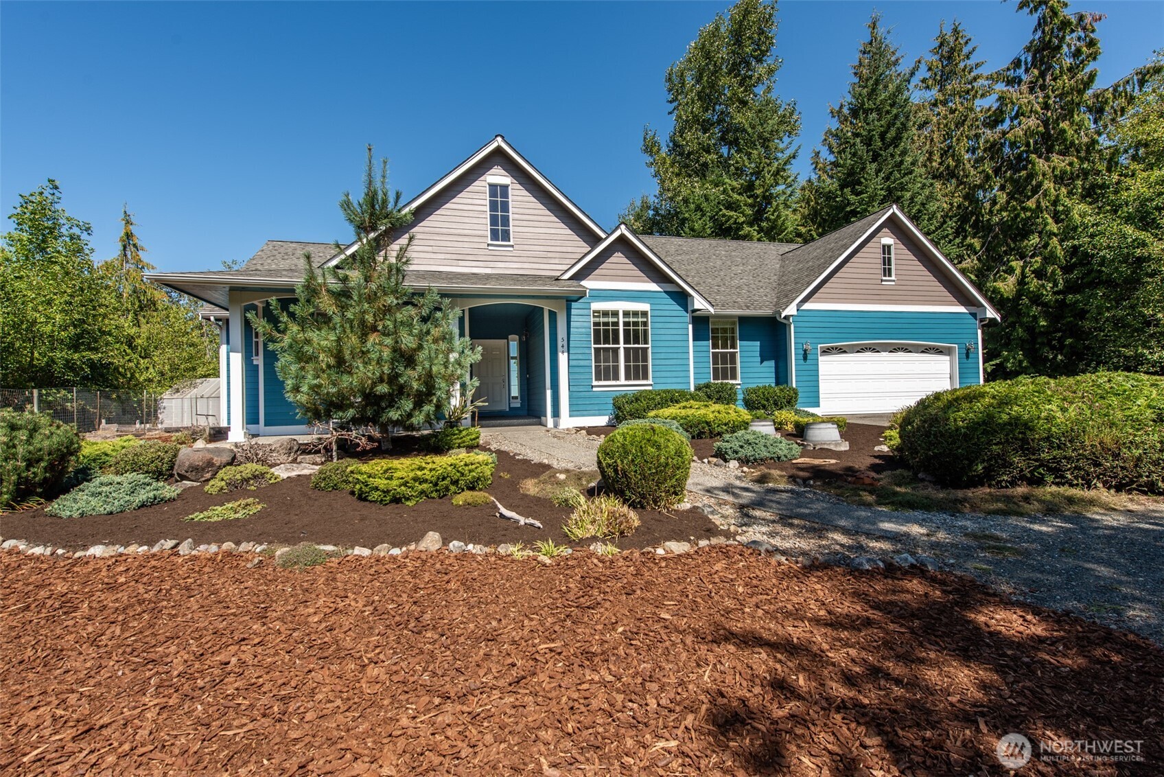 544 Blackhawk Loop