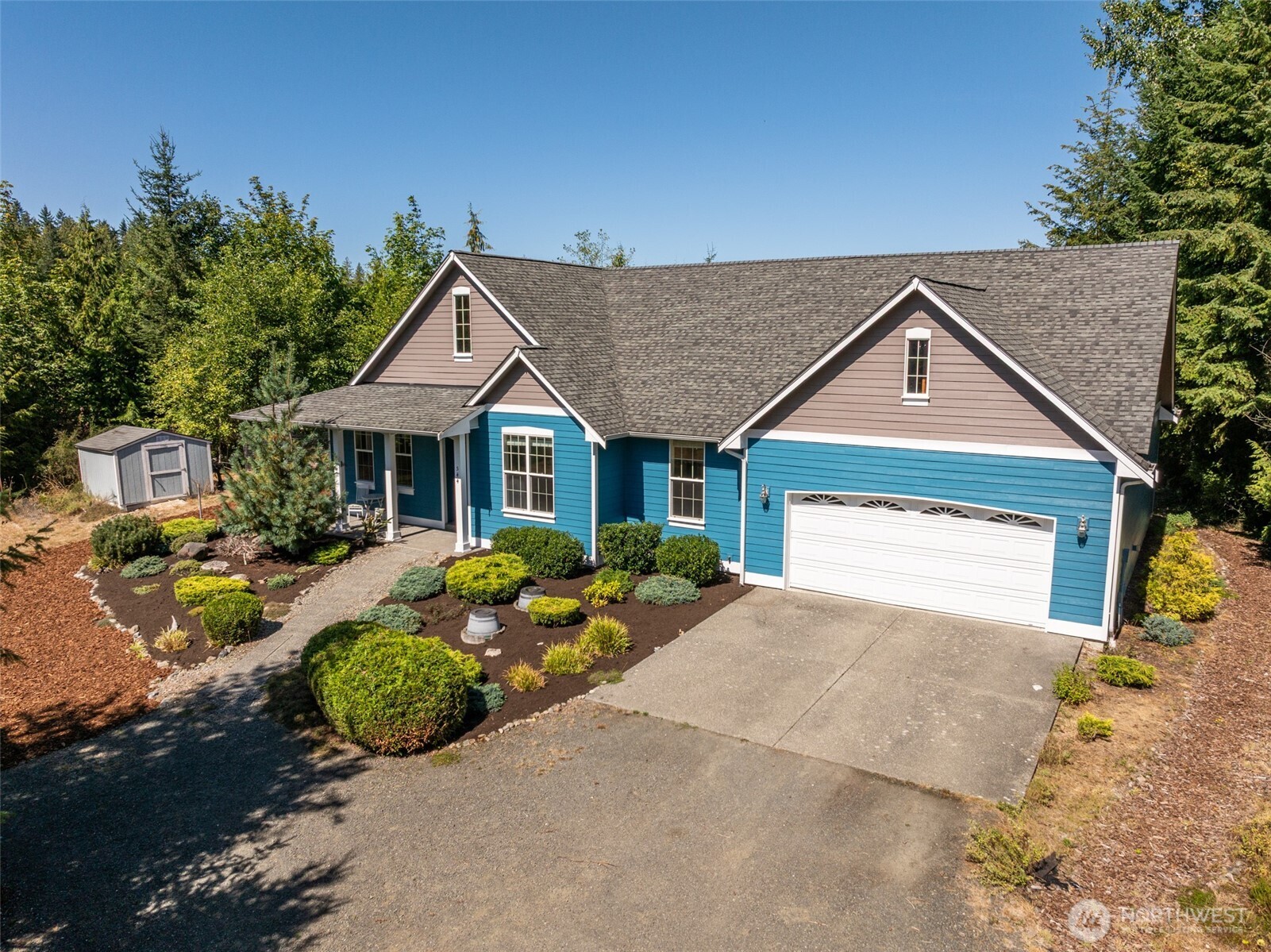 544 Blackhawk Loop