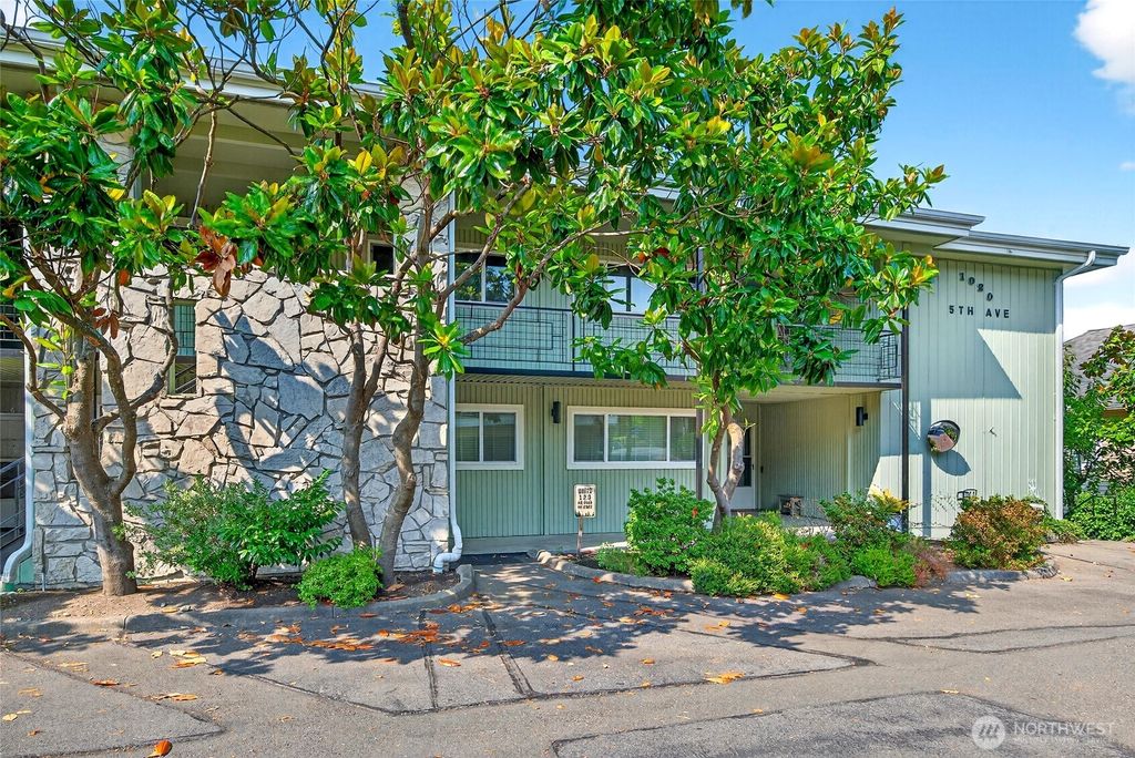 Photo of 1020 5th Avenue S #2, Edmonds, WA 98020 (MLS # 2504354)