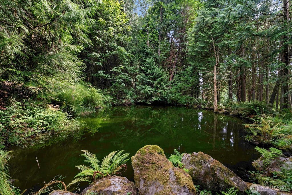 Photo of 25235 SE Mirrormont Drive, Issaquah, WA 98027 (MLS # 2573483)