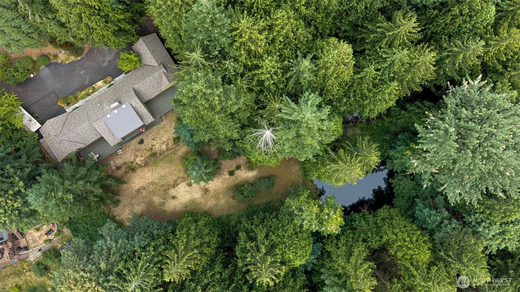 Photo of 25235 SE Mirrormont Drive, Issaquah, WA 98027 (MLS # 2573483)