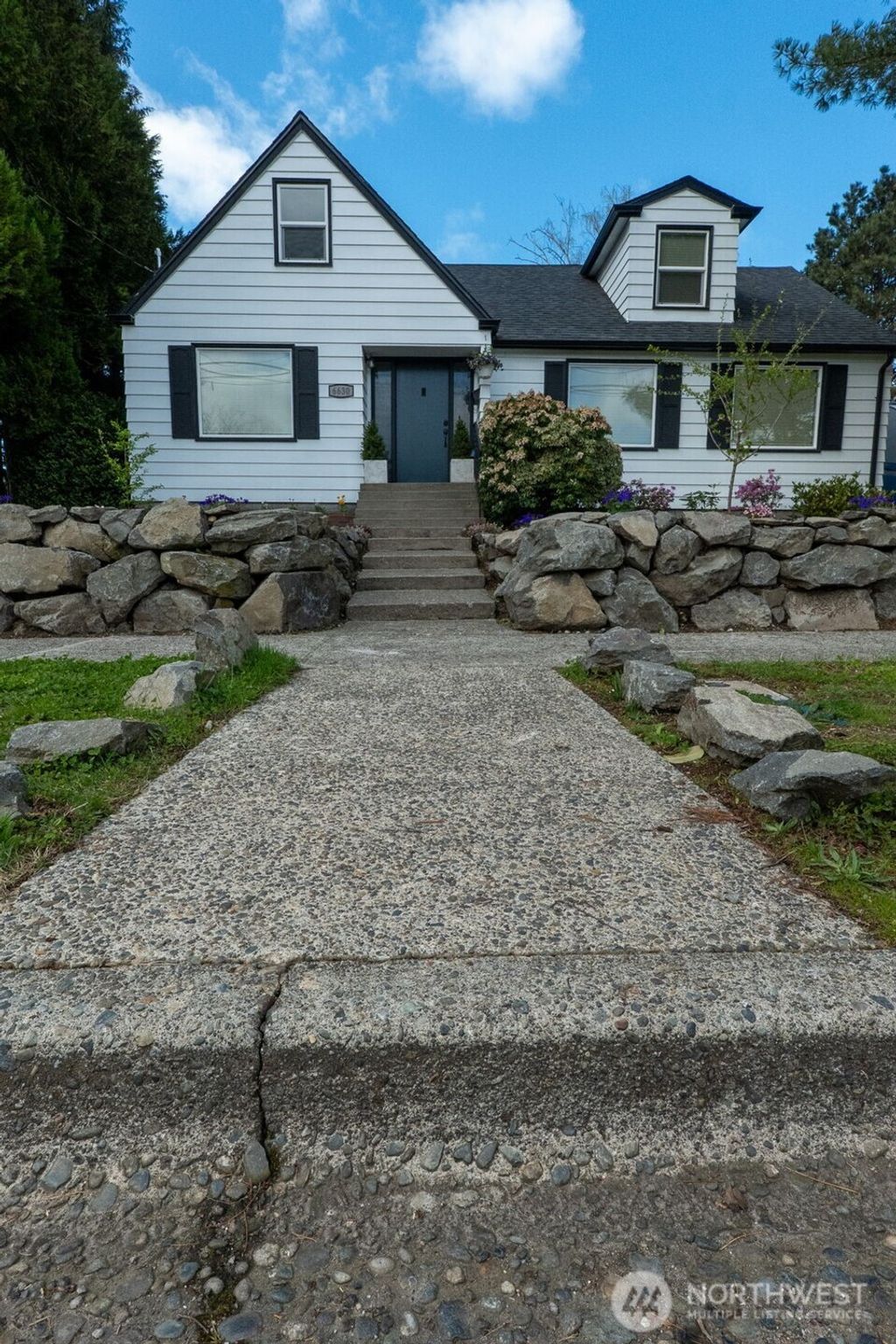 Photo of 6630 S Warner Street, Tacoma, WA 98409 (MLS # 2501587)