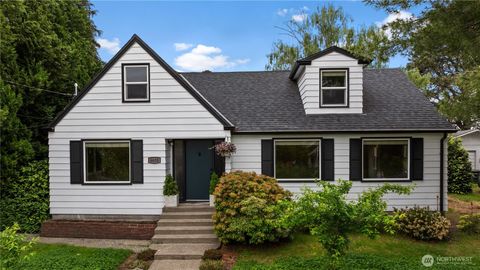 Photo of 6630 S Warner Street, Tacoma, WA 98409 (MLS # 2501587)
