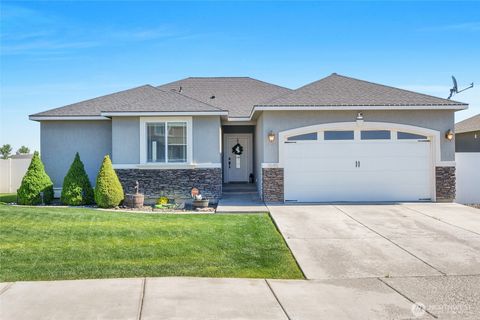 Photo of 1645 E Madera Street, Othello, WA 99344 (MLS # 2520226)