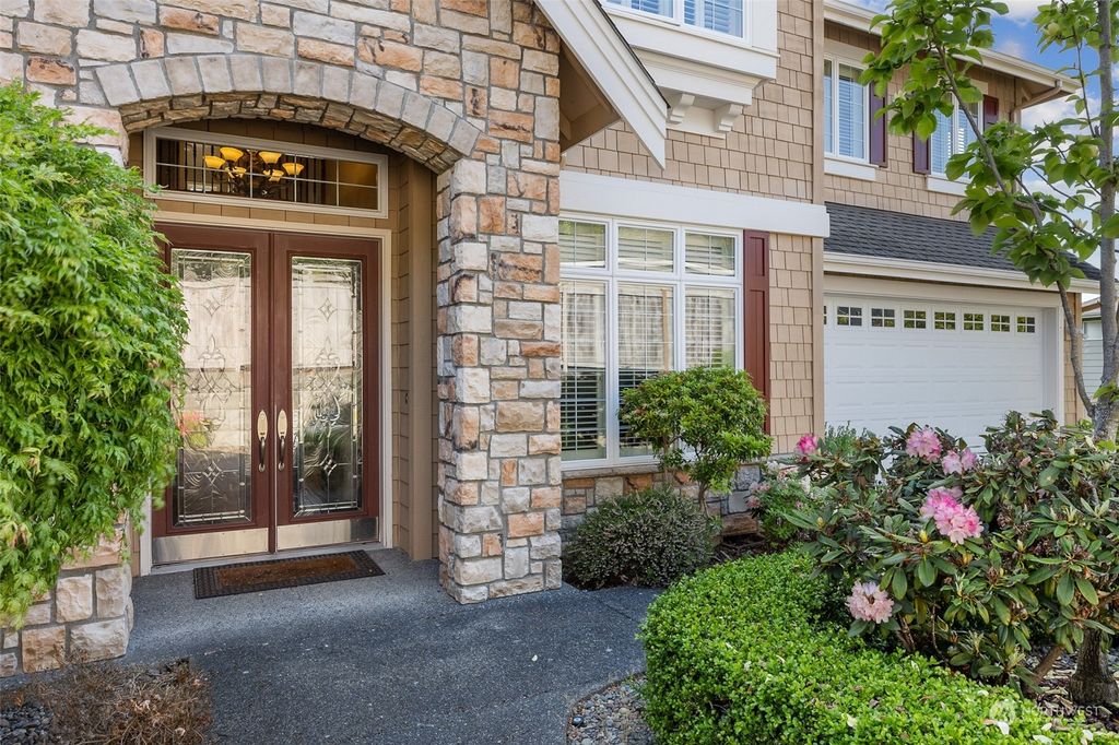 Photo of 1032 S 36th Place, Renton, WA 98055 (MLS # 2071733)