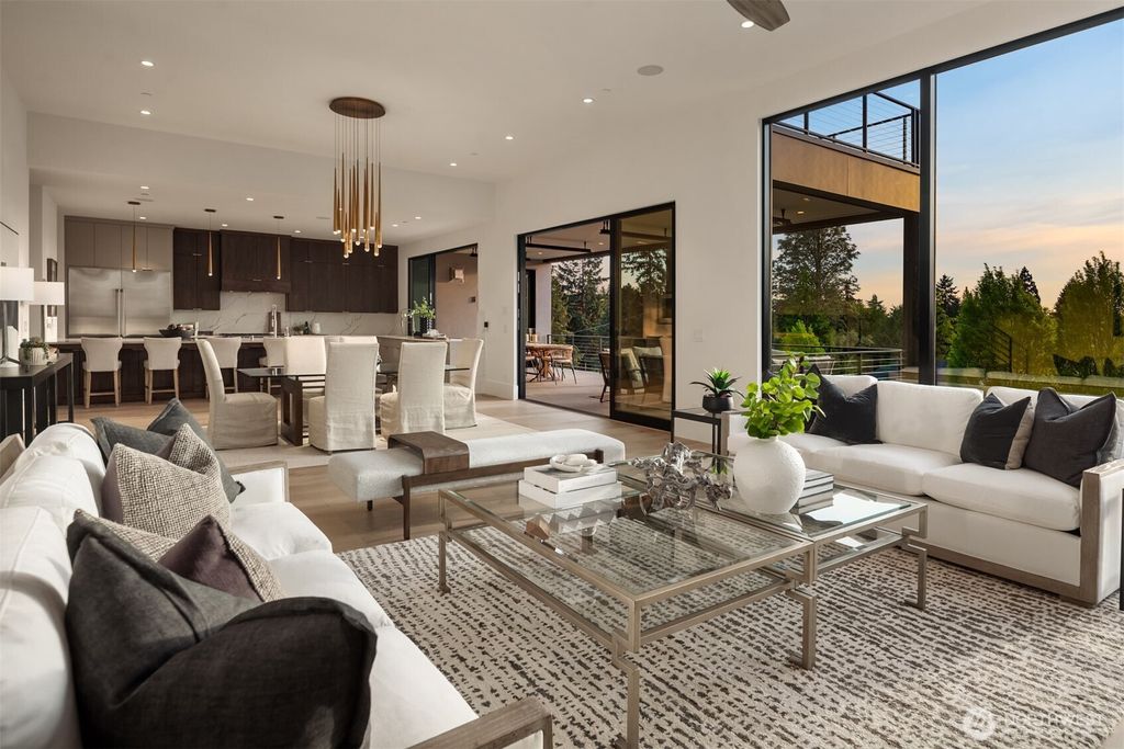 Photo of 1032 89th Avenue NE, Bellevue, WA 98004 (MLS # 2470105)