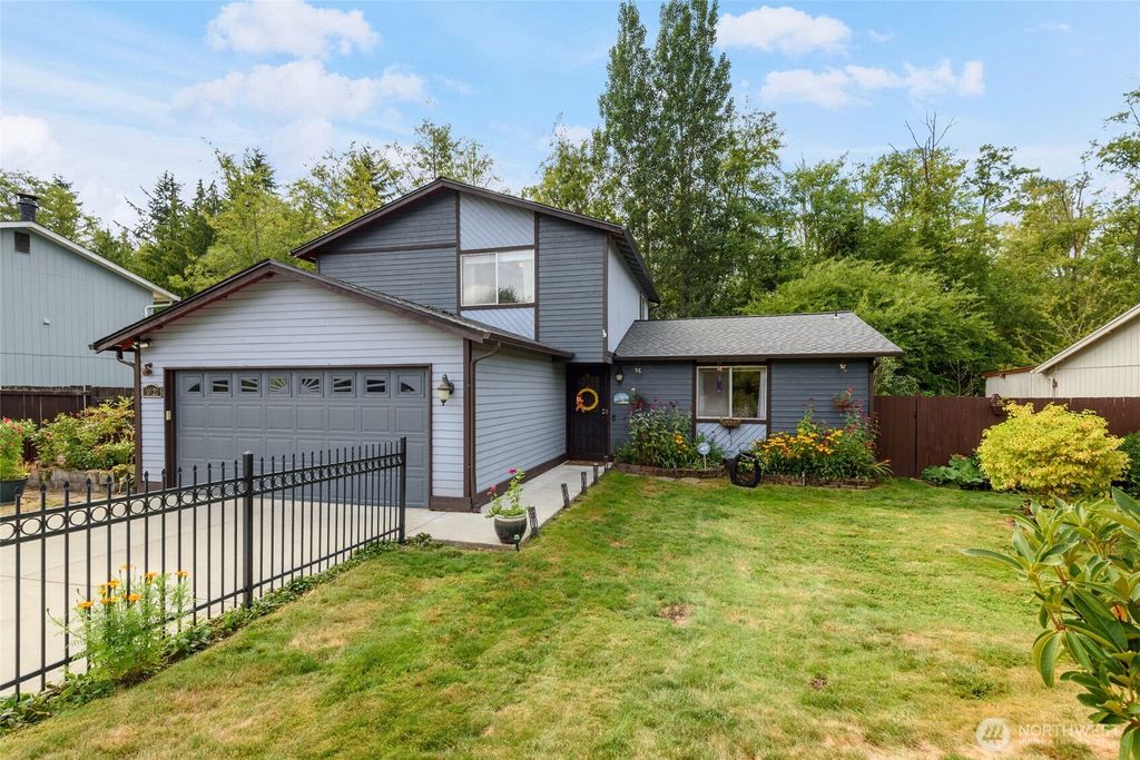 Photo of 10120 19th Place W, Everett, WA 98204 (MLS # 2422526)