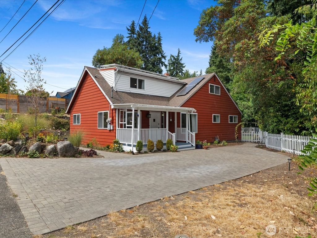 Photo of 1036 NE 190th Street, Shoreline, WA 98155 (MLS # 2413597)