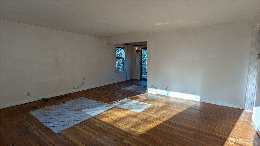 Photo of 3631 32nd Avenue W, Seattle, WA 98199 (MLS # 2504717)