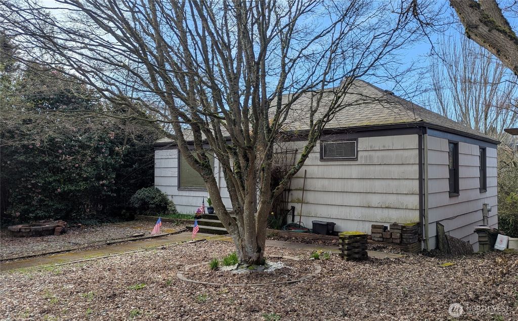 Photo of 3631 32nd Avenue W, Seattle, WA 98199 (MLS # 2504717)