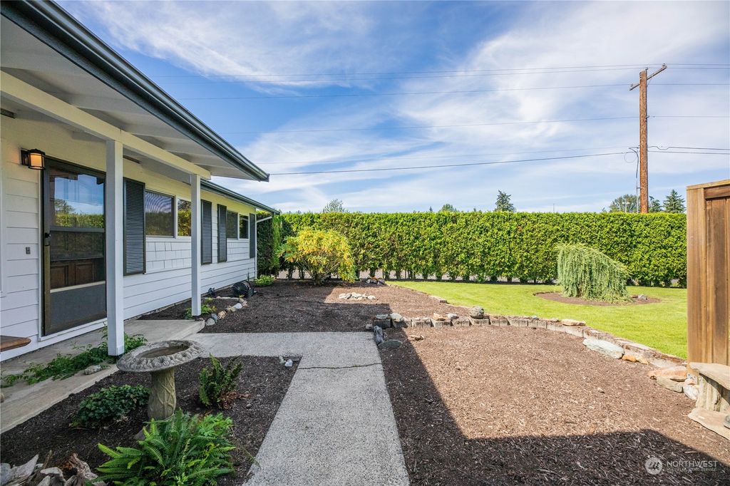 Photo of 22372 32nd Avenue W, Brier, WA 98036 (MLS # 2143233)