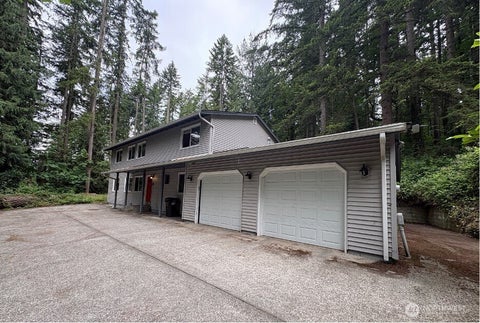 Photo of 24404 SE Mirrormont Boulevard, Issaquah, WA 98027 (MLS # 2543576)