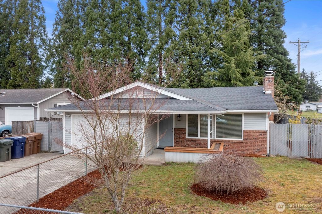 Photo of 343 E 91st Street, Tacoma, WA 98445 (MLS # 2502131)