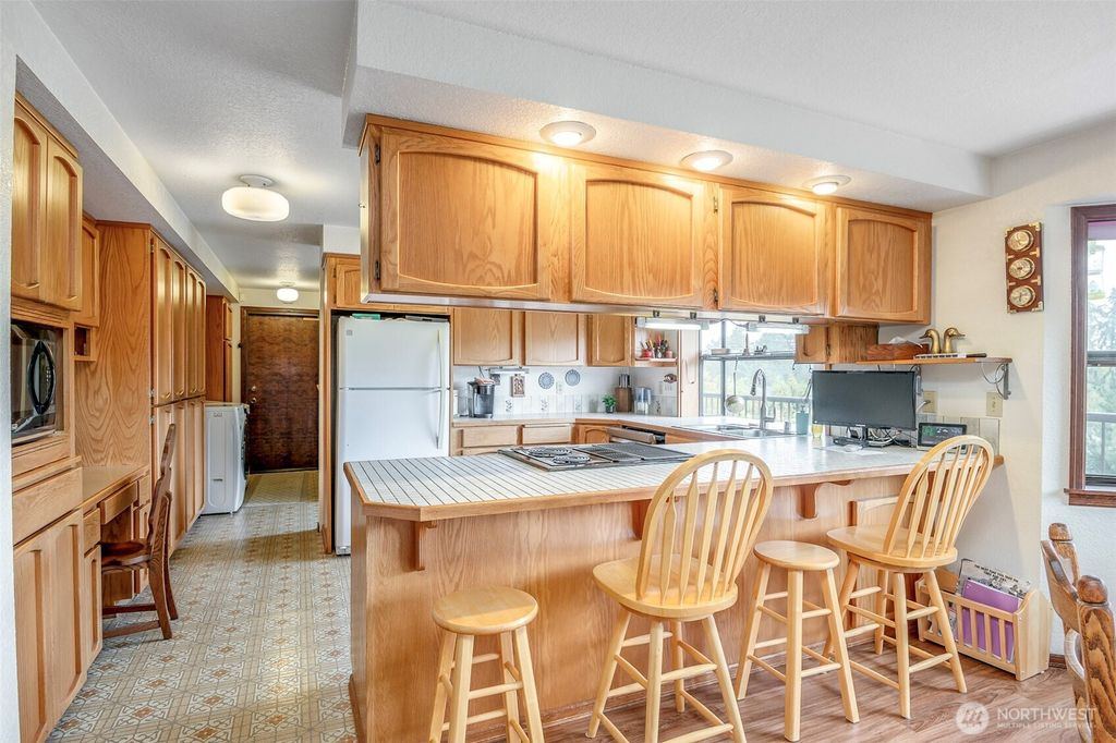 Photo of 2909 13th Street SW, Puyallup, WA 98373 (MLS # 2443565)