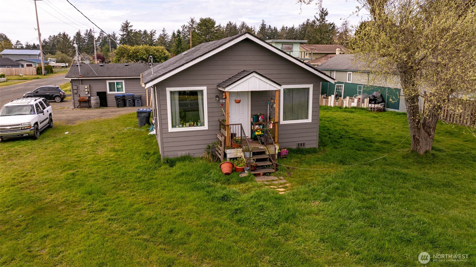 605 N Montesano Street