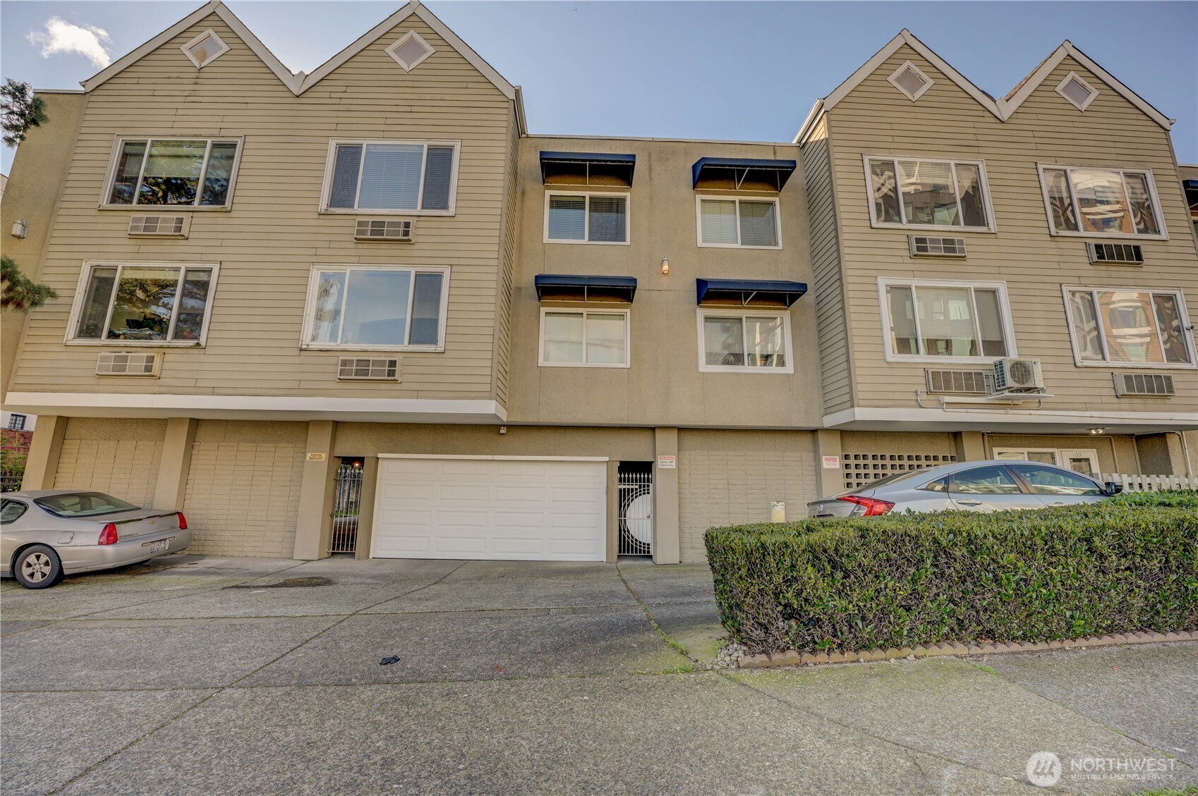 440 St Helens Avenue 209