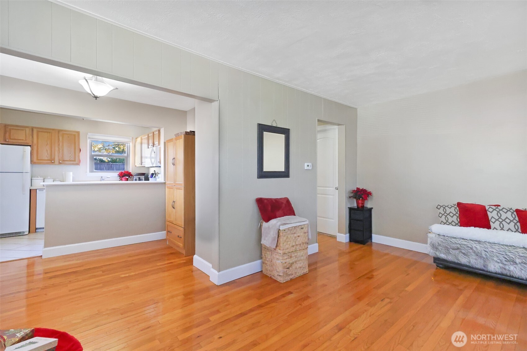 2315 Mountain View Avenue W