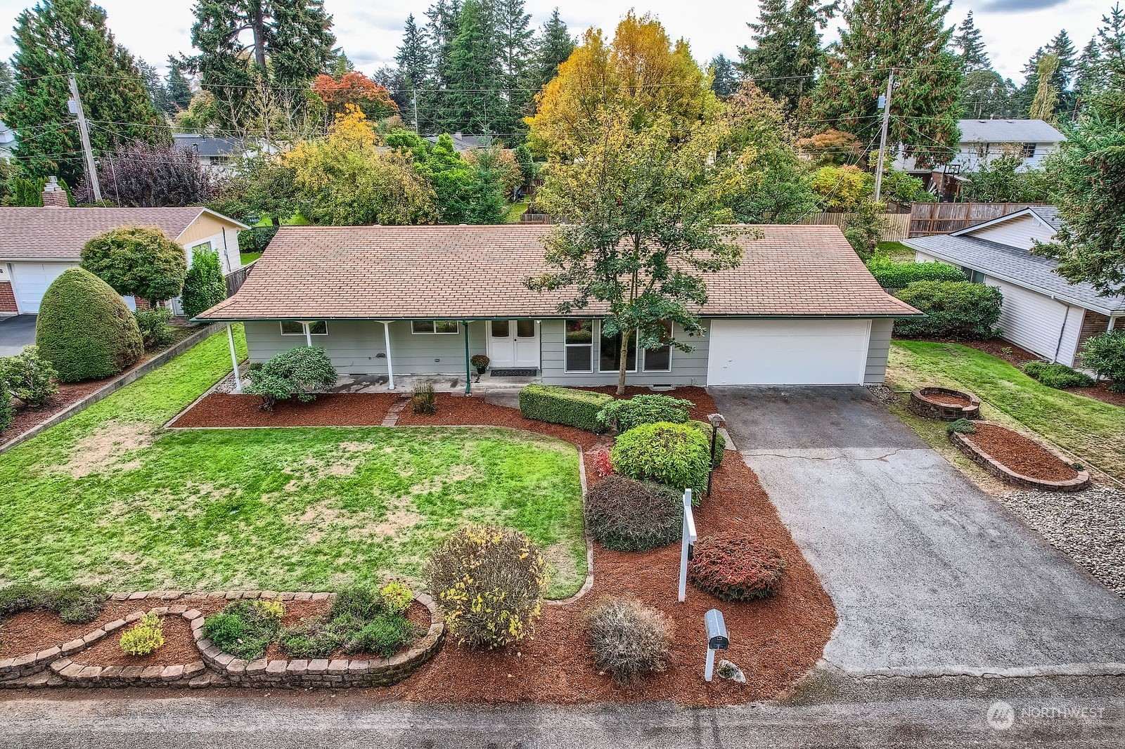 7631 Emerald Drive SW