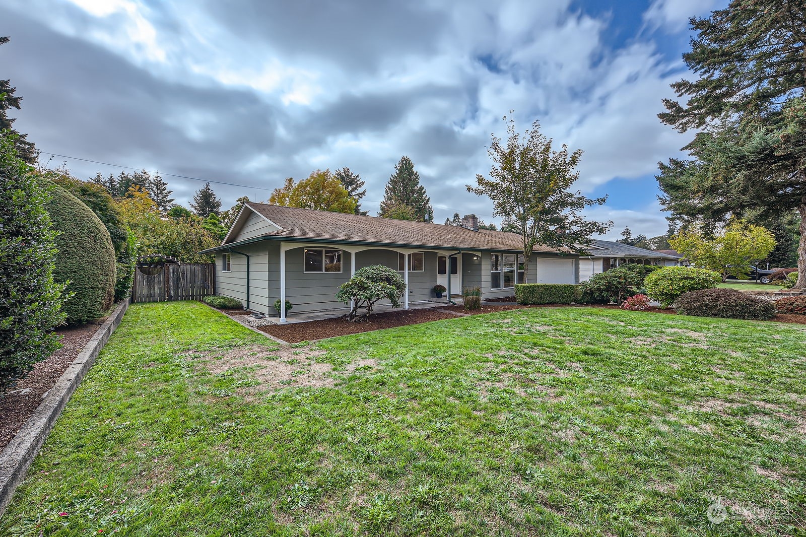 7631 Emerald Drive SW