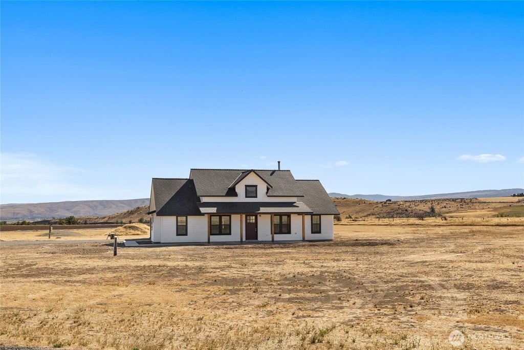 Photo of 720 Green Canyon Lane, Ellensburg, WA 98926 (MLS # 2572535)