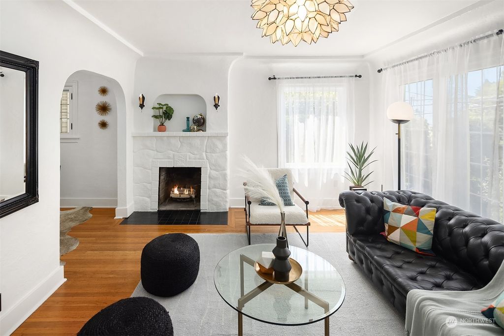 Photo of 2420 Westview Drive W, Seattle, WA 98119 (MLS # 2127899)