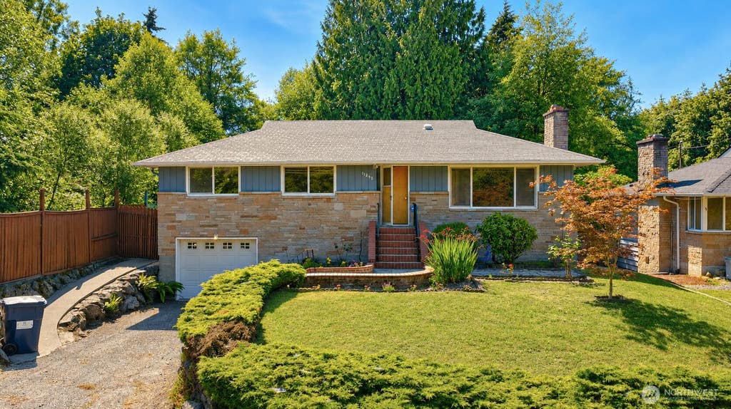 Photo of 11253 12th Avenue S, Seattle, WA 98168 (MLS # 2546001)