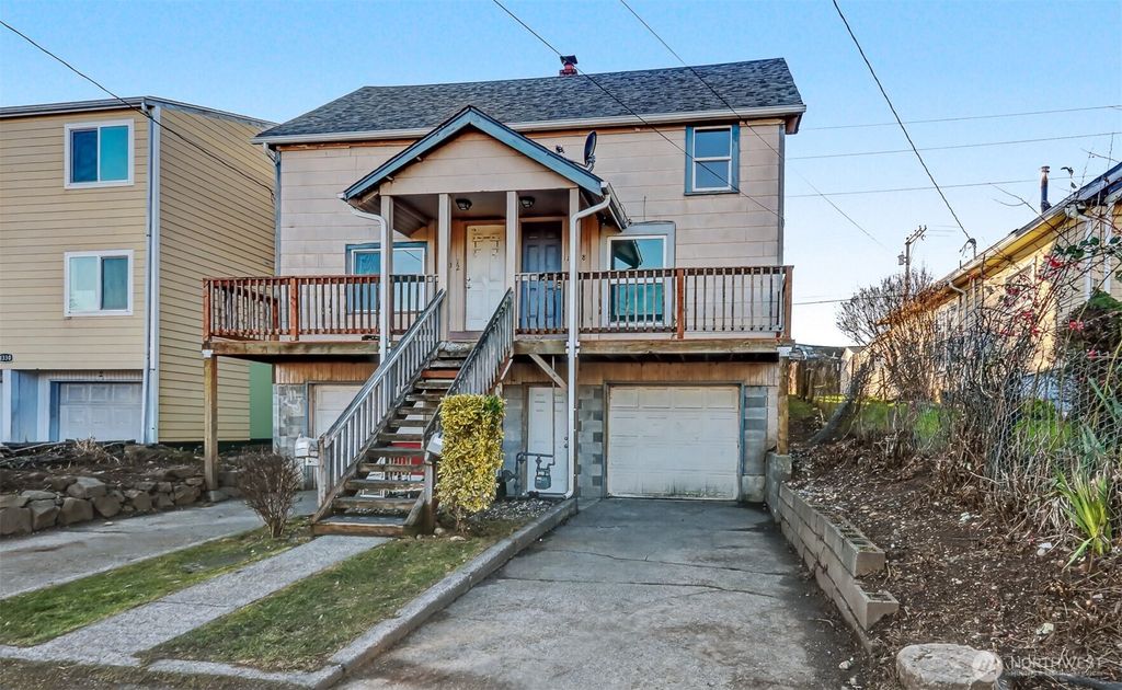 Photo of 1328 Chestnut Street, Everett, WA 98201 (MLS # 2483131)