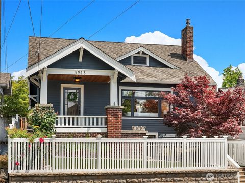 Photo of 3918 Wallingford Avenue N, Seattle, WA 98103 (MLS # 2536834)