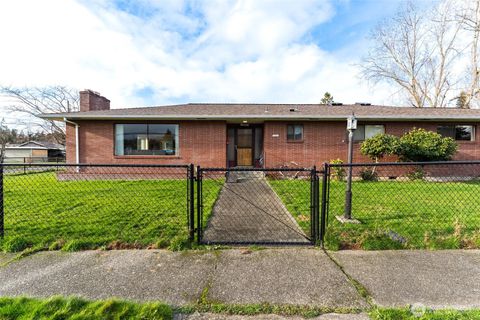 Photo of 1523 S 15th Street, Mount Vernon, WA 98274 (MLS # 2463400)