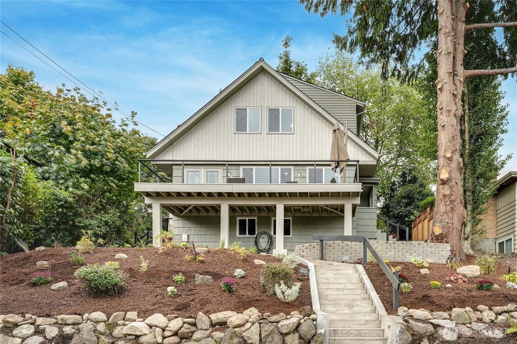 Photo of 9919 Arrowsmith Avenue S, Seattle, WA 98118 (MLS # 2501288)