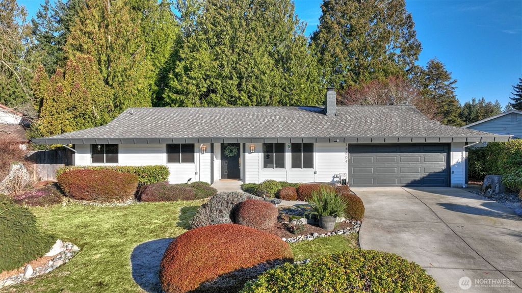 Photo of 14604 SE 167th Place, Renton, WA 98058 (MLS # 2471244)