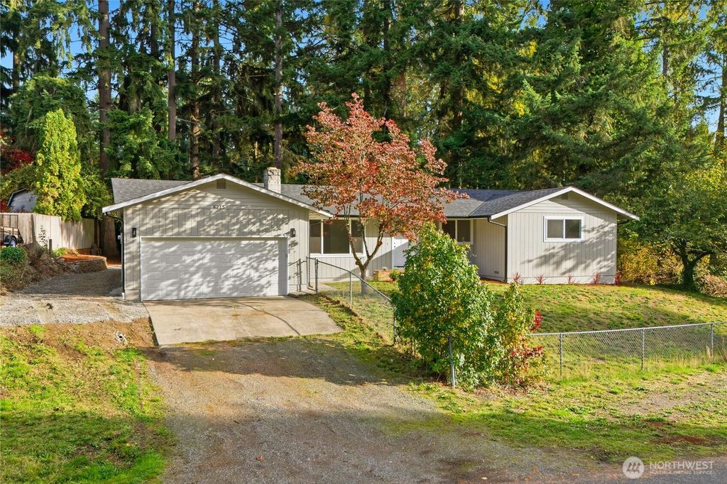 Photo of 6215 189th Avenue Ct E, Lake Tapps, WA 98391 (MLS # 2448416)