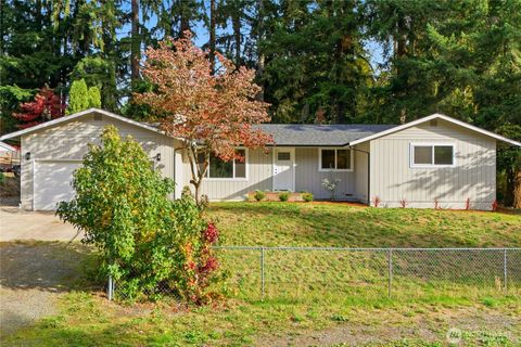 Photo of 6215 189th Avenue Ct E, Lake Tapps, WA 98391 (MLS # 2448416) Photo of 6215 189th Avenue Ct E, Lake Tapps, WA 98391 (MLS # 2448416)