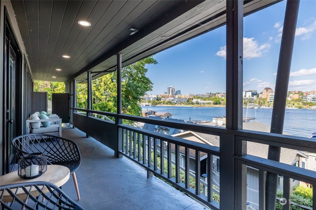 Photo of 3010 B Fuhrman Avenue E, Seattle, WA 98102 (MLS # 2278380)