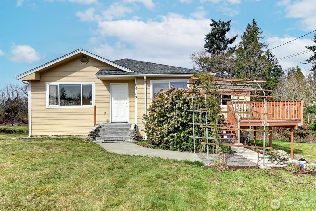 Photo of 10718 SE 272nd Street, Kent, WA 98030 (MLS # 2349273)