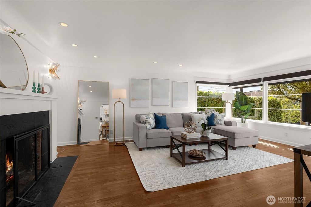 Photo of 4750 45th Avenue NE, Seattle, WA 98105 (MLS # 2362006)