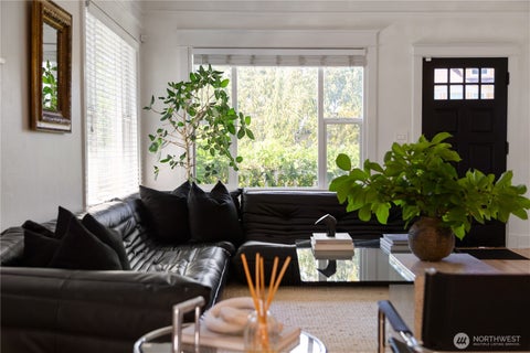 Photo of 716 32nd Avenue, Seattle, WA 98122 (MLS # 2582322)